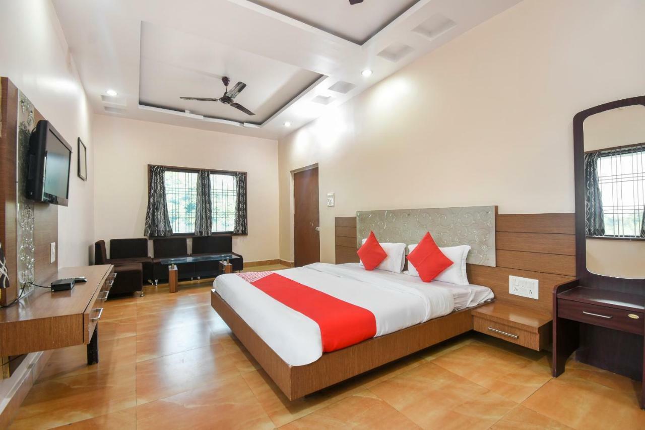 Oyo 47464 Hotel The Country Club Bilāspur Εξωτερικό φωτογραφία